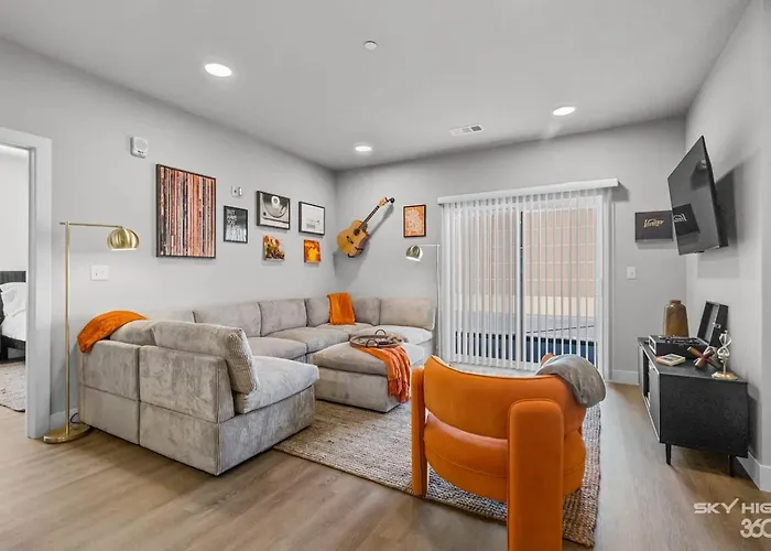 Luxuary Apt, Pool, Kingbeds, Near Amp