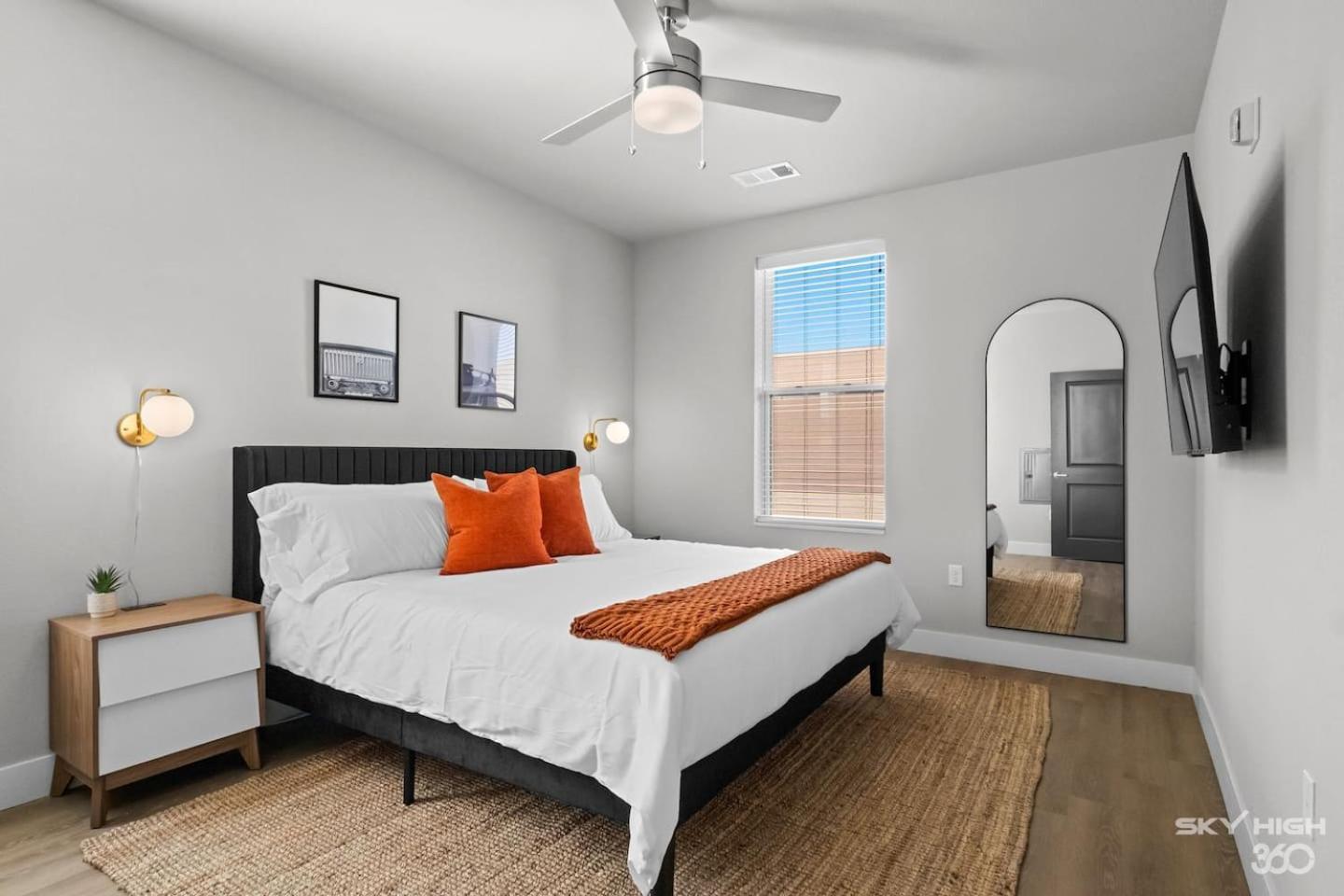 Apartment Luxuary Apt, Pool, Kingbeds, Near Amp