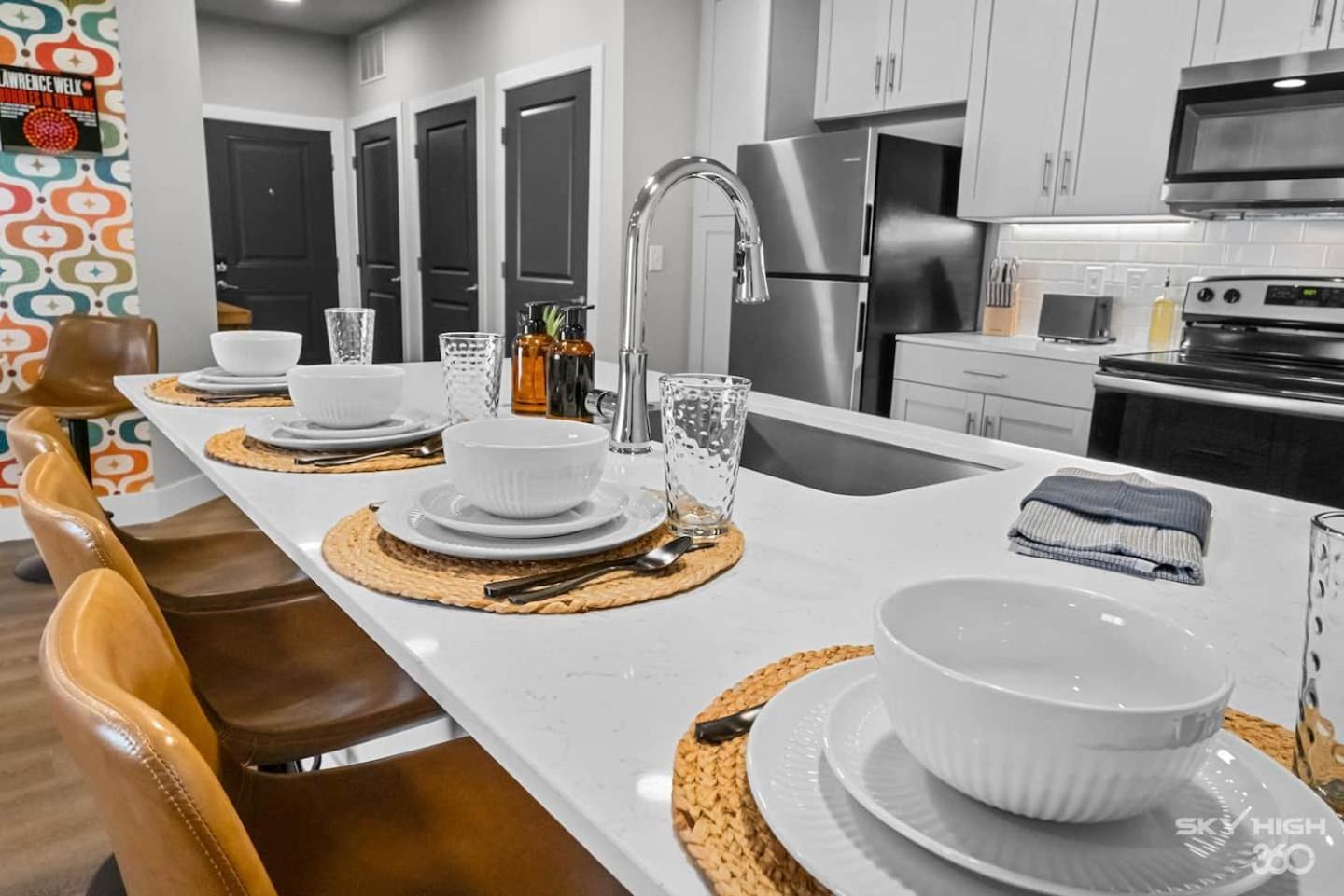 Luxuary Apt, Pool, Kingbeds, Near Amp *