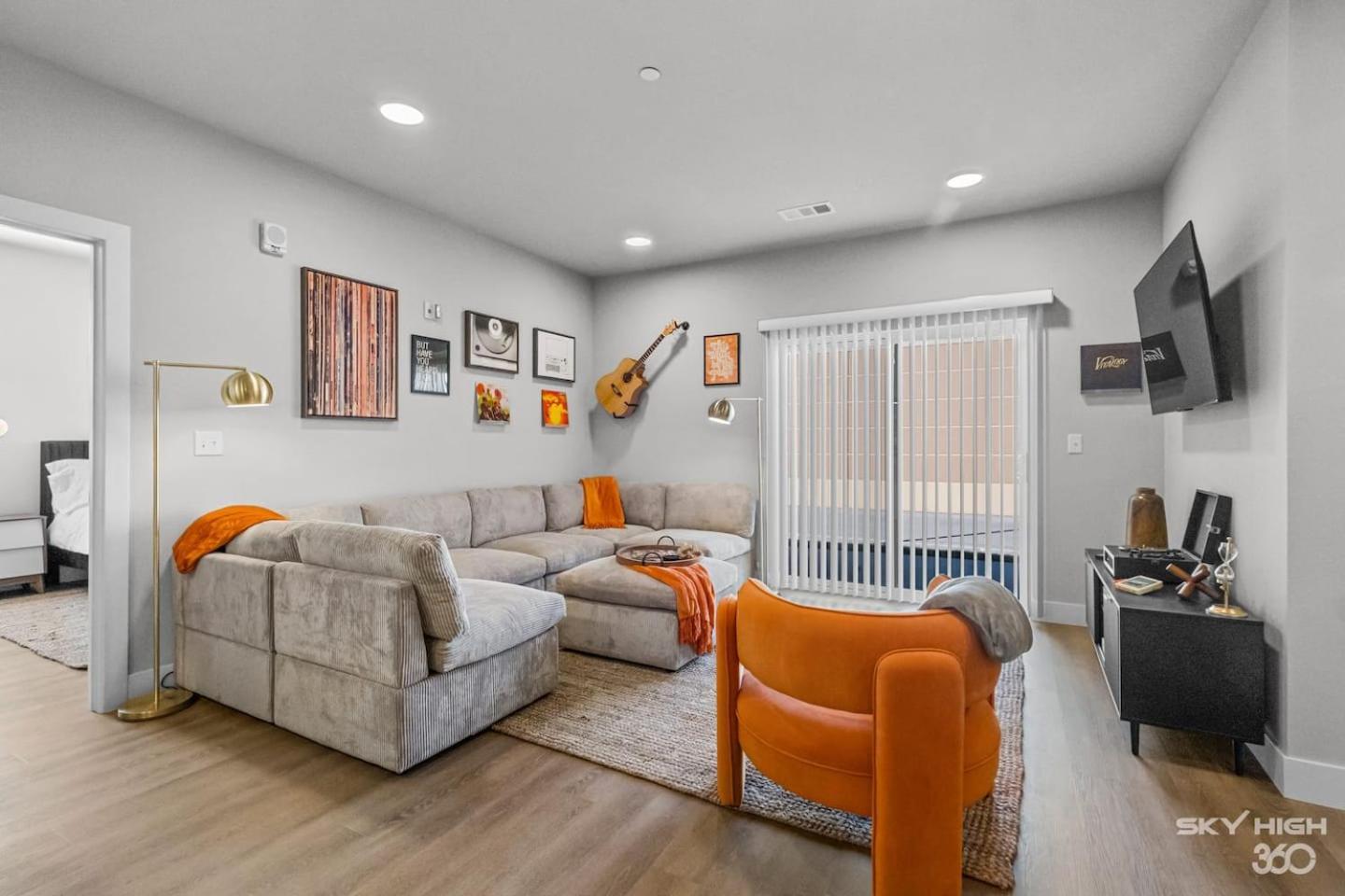 Luxuary Apt, Pool, Kingbeds, Near Amp *